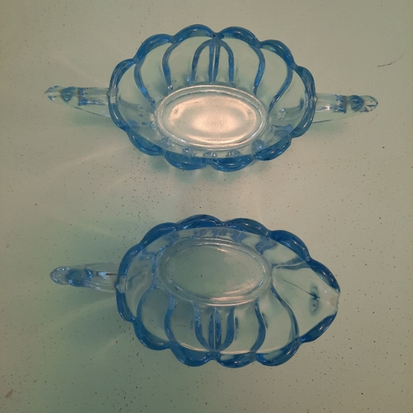 Vintage Light Blue Glass Sugar & Creamer Set w/Under-plate Tray GLOWS - Picture 12 of 14